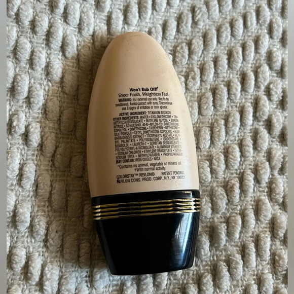 🤍New Revlon Colorstay Lite Makeup🤍 - Picture 3 of 3